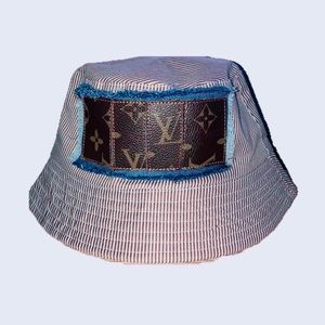 Plaid bucket hat